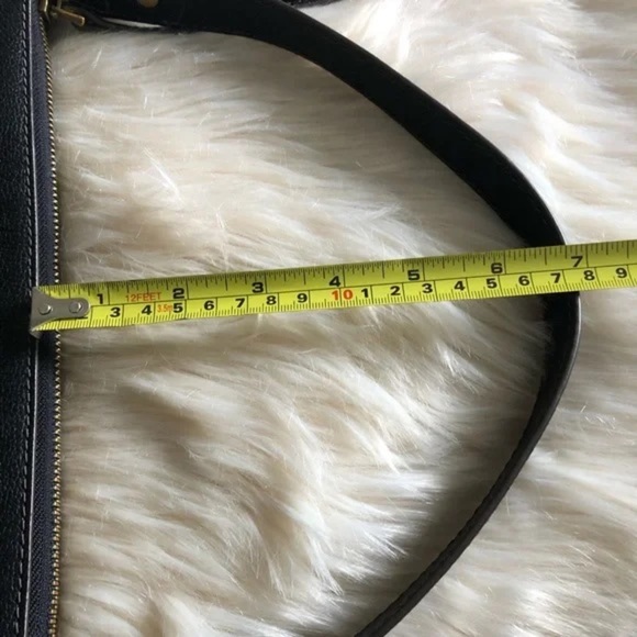 Fossil black leather hobo style shoulder bag zipper closure - Picture 3 of 6